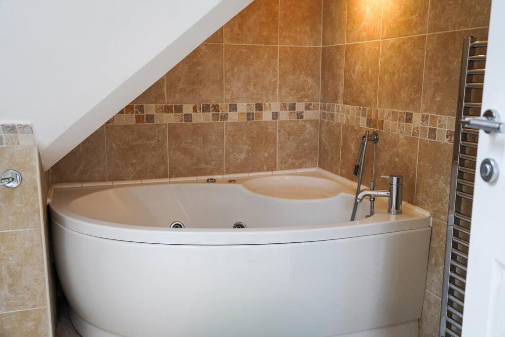Large 4-Bed House For Up To 7 Guests W 2X Parking Oxford Exterior foto