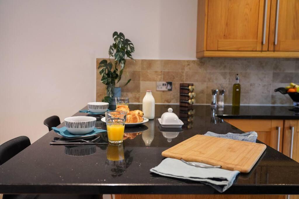 Large 4-Bed House For Up To 7 Guests W 2X Parking Oxford Exterior foto